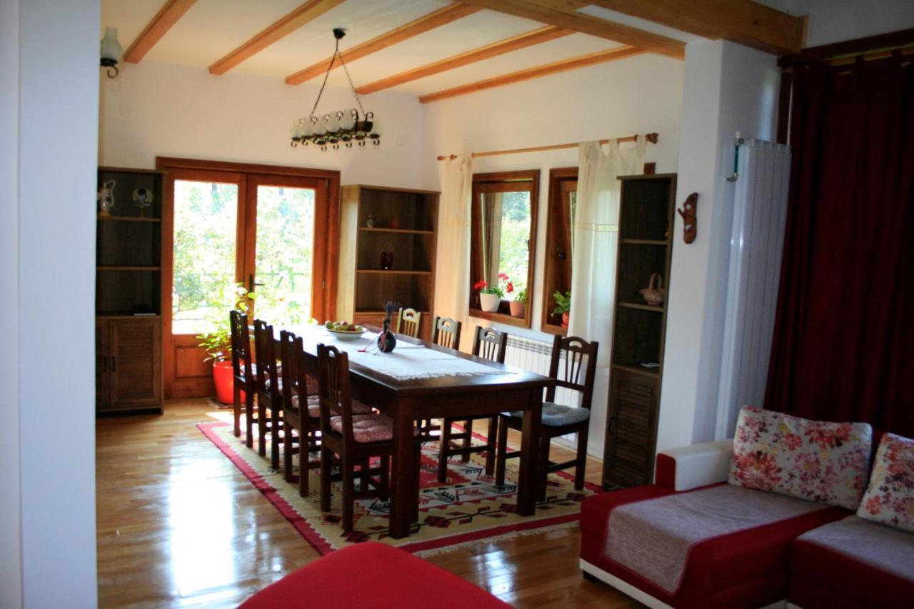 Albinuta Guesthouse Ozun 外观 照片